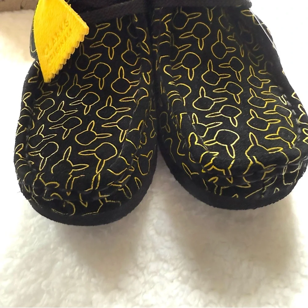 Clarks Kids Wallabee Go O Black Suede Pokemon Print Pikachu Shoes Boys Size 12W